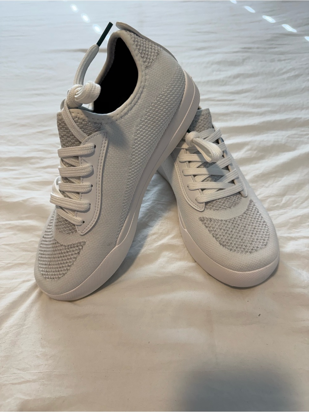 Vessi Women’s Lightweight White Sneakers Size 9